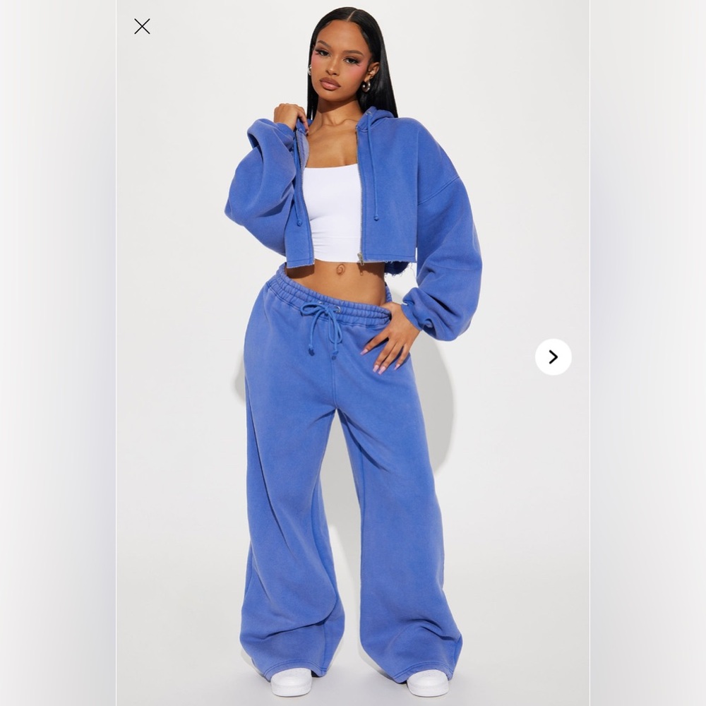 Fashion Nova “On the Go Fleece Pant Set” - Blue
